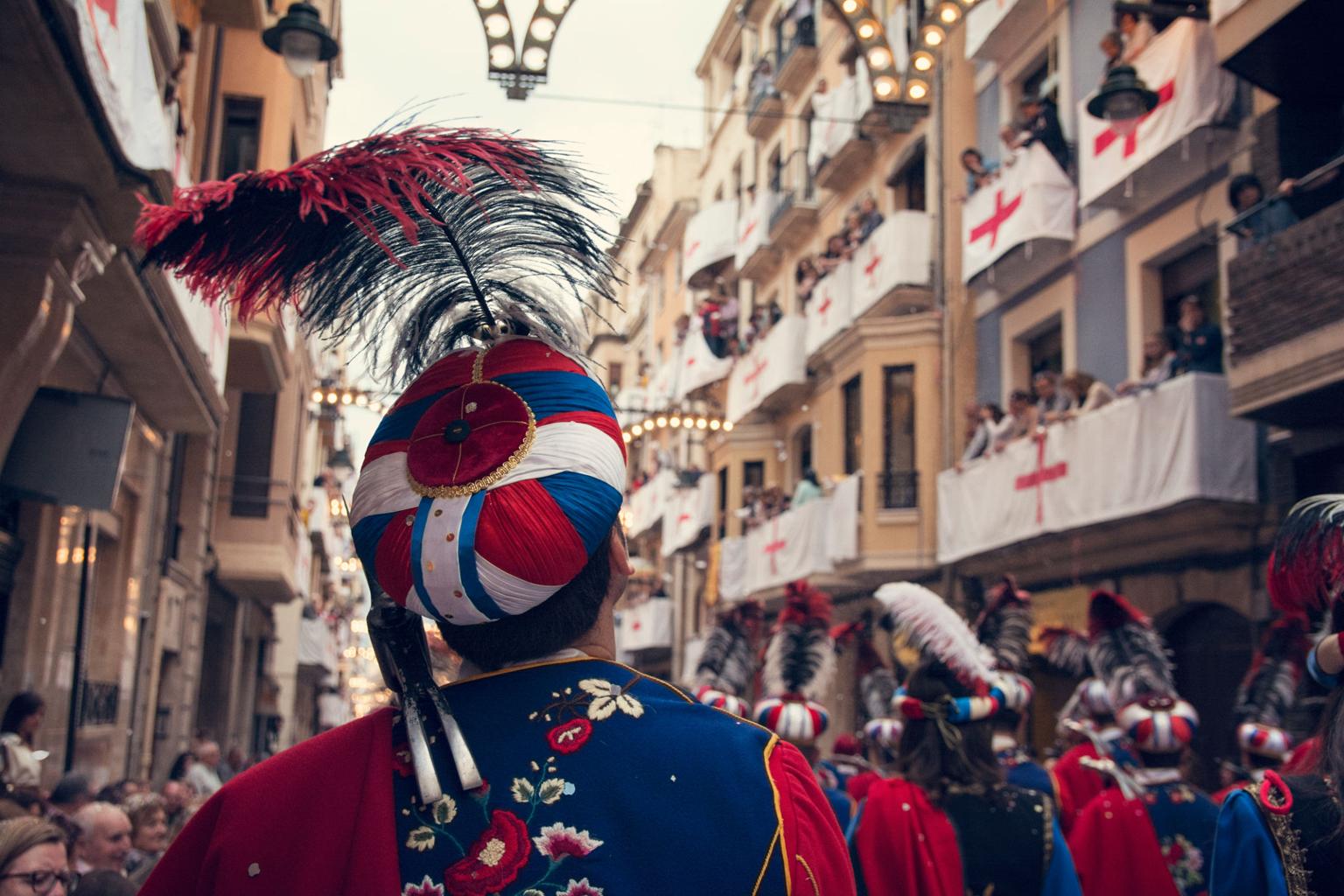 Alcoy y los Moros y Cristianos, una representación histórica de identidad colectiva