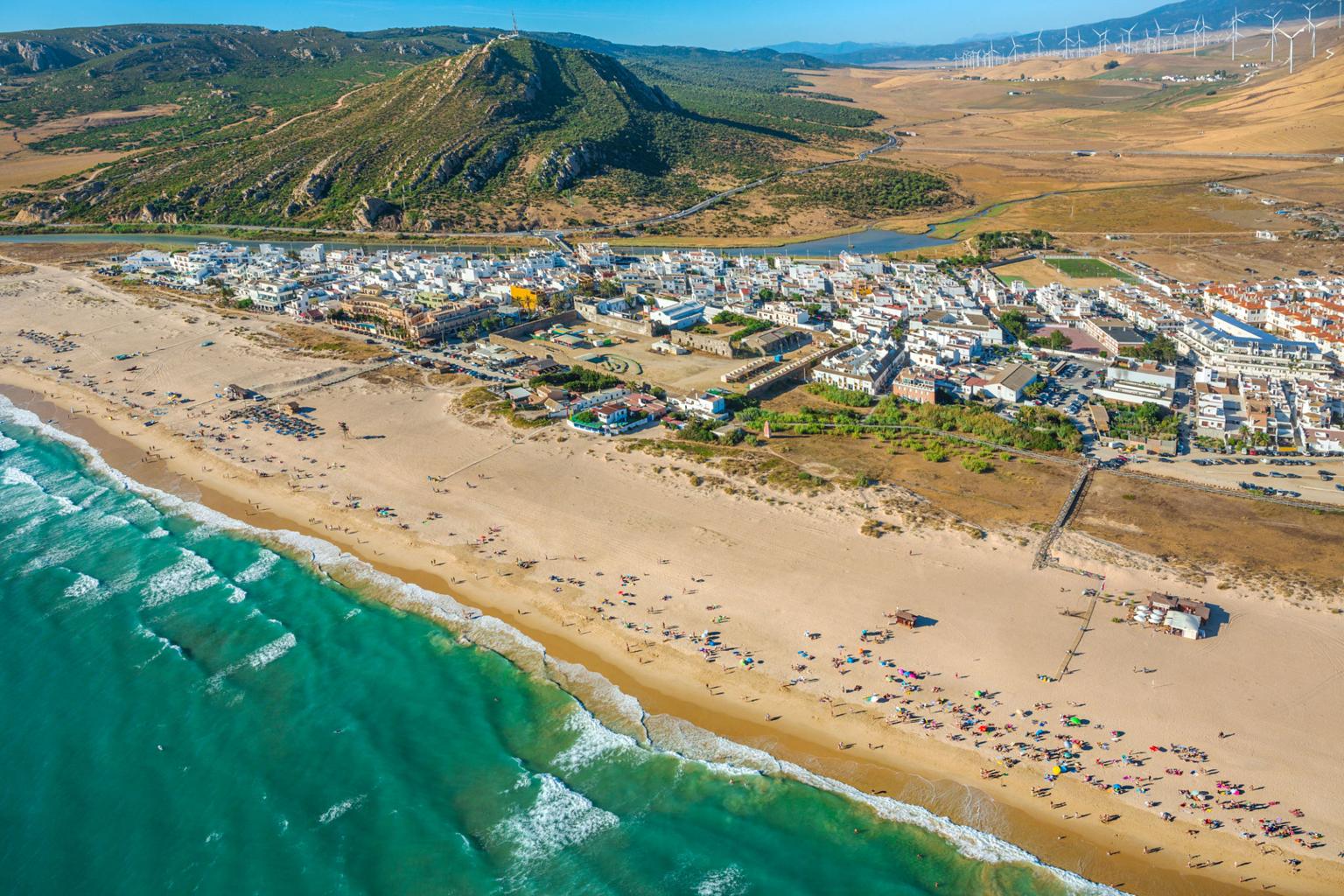 Zahara de los Atunes, enclave blanco donde el Atlántico define el horizonte