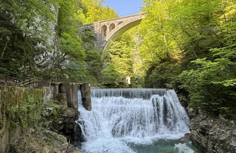 Cascada de Bled Vintgar Waterfall — Eslovenia