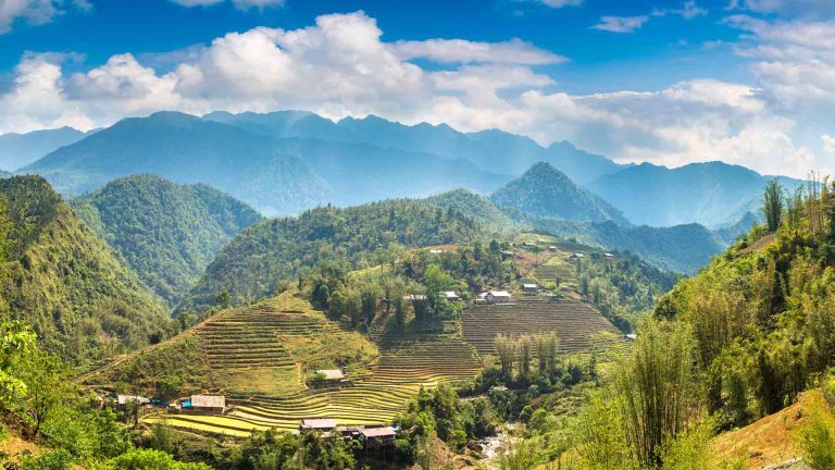 Valle de Sapa, terrazas de arroz entre montañas del norte de Vietnam